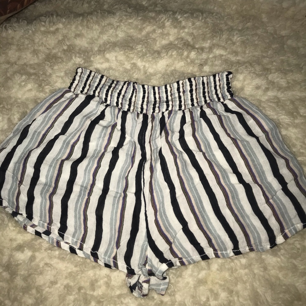 urban outfitters loose striped shorts - Picture 1 of 3
